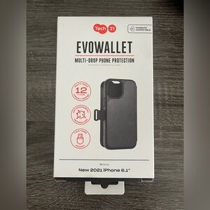 Tech21 EvoWallet Black Case for iPhone 6.1"